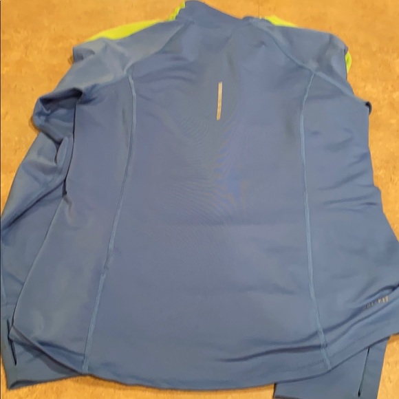 Women’s Nike 3/4 zip shirt size small - Picture 6 of 6